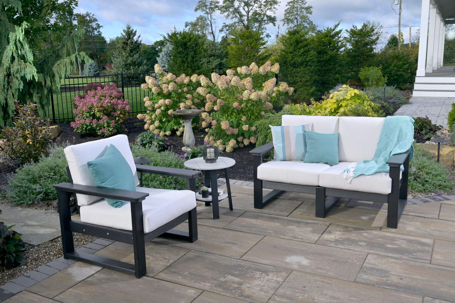 Modern Lounge Seating
